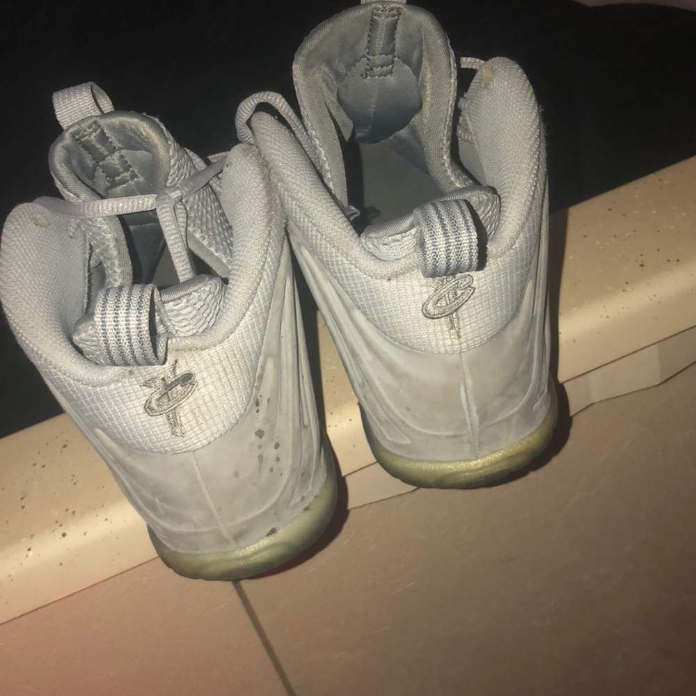 Grey foamposites